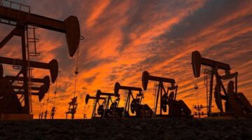 خبير طاقة: سعر نفط عُمان يضع العالم أمام اختبار أزمات الوقود العالمية