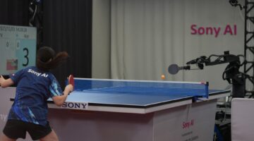 روبوت يتفوق على لاعبين محترفين في مباراة تنس طاولة أثارت الجدل