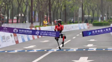 روبوت يسجل إنجازاً غير مسبوق بتفوقه على البشر في سباق نصف ماراثون