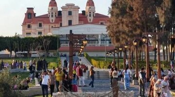 زحام بحديقة المنتزه خلال احتفالات شم النسيم وسط إقبال على ركوب العجل