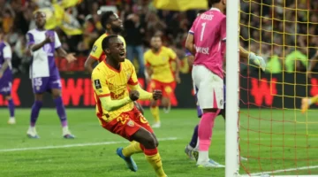 سعود عبد الحميد يقود لانس لتحقيق ريمونتادا مثيرة أمام فريق تولوز الفرنسي