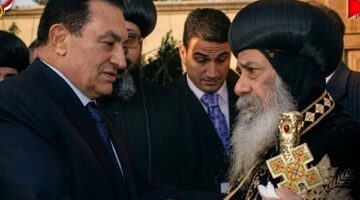 علاء مبارك ينشر صورة نادرة لوالده الراحل مع البابا شنودة بمناسبة عيد القيامة