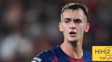 فليك يكسر القاعدة المعتادة مع مارك كاسادو في برشلونة بقرار مفاجئ