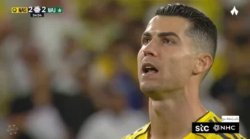 فيديو يوثق تمتمة رونالدو بكلمات غامضة قبل تسجيله هدفاً في مرمى النجمة