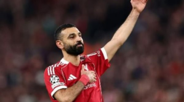 ليفربول يتغلب على إيفرتون وصلاح يعادل إنجاز جيرارد التاريخي في الدوري الإنجليزي