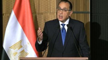 مدبولي يبحث التوسع في العمل عن بُعد وفقاً لتقدير الحكومة الحالي