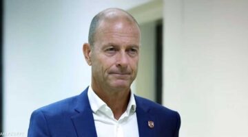 مدرب الأهلي يتمسك بمنصبه عقب الخسارة القاسية أمام فريق بيراميدز المثير للجدل