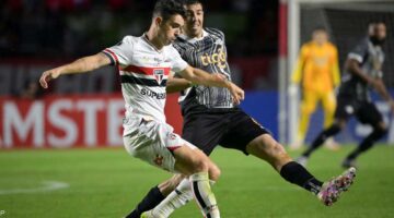 مشاكل في القلب تنهي مسيرة نجم برازيلي شهير في ملاعب كرة القدم