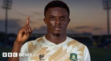 مقتل لاعب كرة القدم الغاني دومينيك فريمبونغ في هجوم مسلح على الحافلة