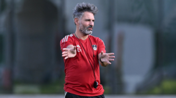 من هو يانوفا الرجل الذي يعتمد عليه يايسله في تدريب الأهلي؟