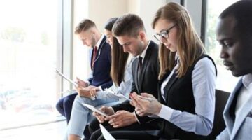 وزارة العمل تعلن عن فرص عمل بقطاعي الكيماويات والتعدين براتب 10 آلاف جنيه