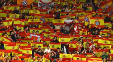 وزير الخارجية الإسباني يهاجم الهتافات المسيئة للإسلام خلال مباراة المنتخب المصري