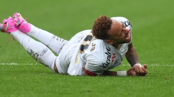 إصابة نيمار تثير القلق بعد يومين من عودته لقائمة منتخب البرازيل