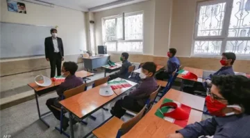 إيران تعلق الدراسة الحضورية وترهن استئناف المدارس باستقرار الأوضاع الميدانية المتوترة