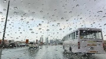 الأرصاد تحذر من رياح مثيرة للأتربة وتوجه نصائح للمواطنين بشأن أعمدة الإنارة