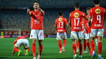 الأهلي يرتقي في ترتيب الدوري بعد ثلاثية نظيفة في قمة اليوم