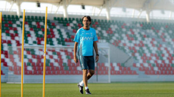 الهلال يطلب حكاما أجانب لإدارة مواجهته المرتقبة أمام الغريم التقليدي النصر