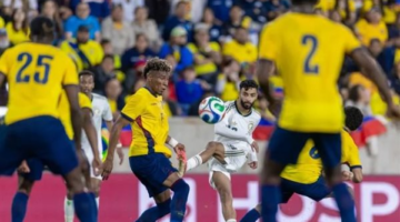 بداية متعثرة للمدرب دونيس في أول ظهور مع المنتخب السعودي أمام الإكوادور