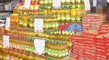 تفاوت أسعار السكر والأرز والزيت والدقيق في أسواق محافظة سوهاج اليوم