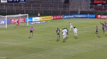 حارس مرمى يبهر الجميع بالتصدي لـ 3 ركلات جزاء متتالية لنفس اللاعب
