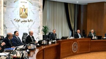 زيادة الأجور وتعديلات الدراسة والتوقيت الشتوي في انتظار المصريين بنهاية 2026