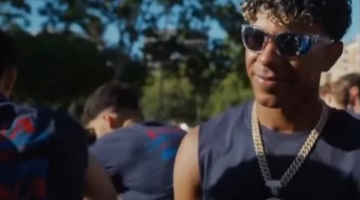 لامين يامال يؤكد أن برشلونة يمثل حياته واللعب من أجل الجمهور واجب