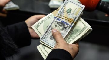ما مصير سعر الدولار بالبنوك وسط تراجع حاد في السوق الموازية؟