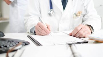 ما هي إجراءات توثيق التقارير الطبية المعتمدة لدى وزارة الصحة؟