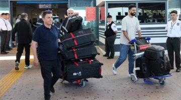 مدرب المنتخب الإيراني يوجه انتقادات حادة للاعبين قبل انطلاق منافسات المونديال