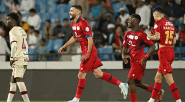 مصير الرياض معلق بـ 3 فرص لفريق ضمك في الدوري السعودي