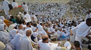 موعد وقفة عرفات لعام 2026 وقائمة الإجازات الرسمية المتبقية لهذا العام