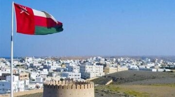 نجاة طاقم سفينة تعرضت لهجوم بمقذوفات مجهولة قرب سواحل الفجيرة في عمان