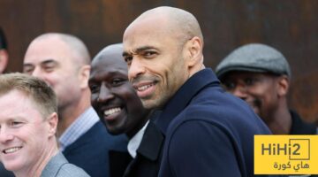 هنري يكشف عن اللاعب الذي يمثل القطعة الناقصة في تشكيلة برشلونة الحالية