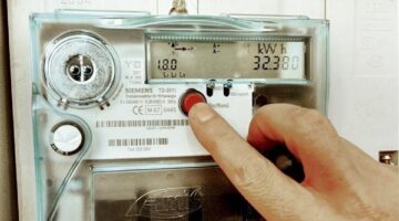 وزارة الكهرباء تطلق تيسيرات لتحويل العدادات الكودية إلى قانونية بنظام الشرائح