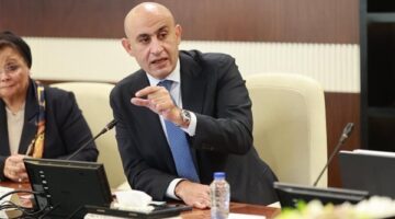 وزير التعليم ينهي الفترة المسائية بالمدارس الابتدائية بحلول 2027 ويرفع حافز المعلمين