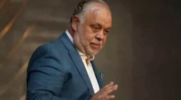 أشرف زكي يلاحق قضائيًا حسابًا روج صورًا مفبركة مسيئة لفنانات عبر منصات التواصل