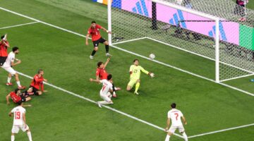 إبراهيموفيتش يطالب بمحاسبة الحكام عقب إلغاء هدف منتخب إيران المثير للجدل في المباراة