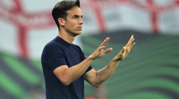 إدارة فياريال تتعاقد مع إنييغو بيريز لتولي منصب المدير الفني للفريق الأول