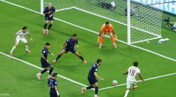 إسبانيا تتغلب على أوروغواي وتضمن صدارة مجموعتها في بطولة كأس العالم