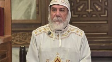 الأنبا كاراس يطمئن محبيه بعد حادث السير ويوجه الشكر للبابا تواضروس والأساقفة