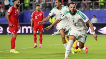 الجزائر تنتزع فوزاً مثيراً أمام الأردن في تصفيات مونديال 2026