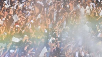 الفيفا يتخذ قراراً حاسماً بشأن استخدام زجاجات المياه في ملاعب المونديال