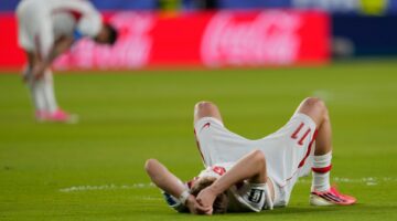 تداعيات الهزيمة أمام باراغواي تكشف رقماً صادماً يلاحق المنتخب التركي في الرياضة