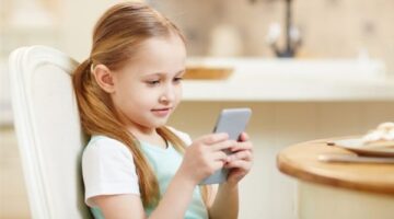 تطبيق شريحة الأطفال في يوليو لحظر منصات التواصل دون الثلاثة عشر عامًا