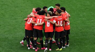 تلاوة سورة الفاتحة تثير انتقادات يمينية واسعة ضد لاعبي منتخب مصر لكرة القدم