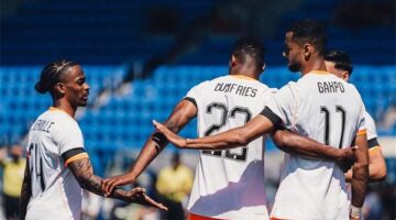 جاكبو يقود المنتخب الهولندي للفوز المثير على أوزبكستان في مواجهة ودية دولية