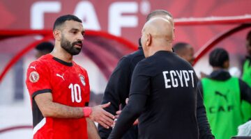 حسام حسن يقدم شكوى ضد نجم منتخب مصر الأسبق بتهمة التآمر على صلاح