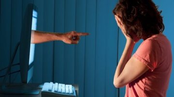 خطوات قانونية ضرورية لحماية نفسك من مخاطر الابتزاز الإلكتروني وتأمين حقوقك فورًا