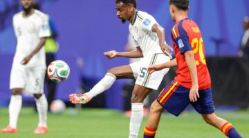 سيناريوهات تأهل الأخضر السعودي إلى دور الـ32 بالمجموعة الثامنة في كأس العالم