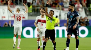 طرد تاريخي للاعب ألميرون بسبب تغطية فمه في الملاعب السعودية